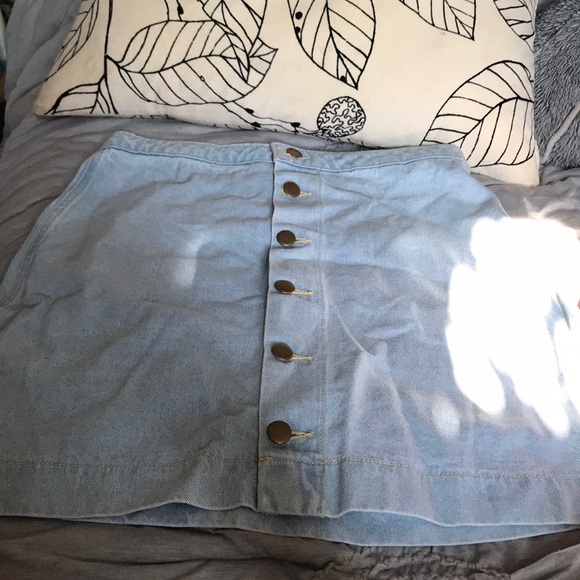 American Apparel Lightwash Denim Skirt - Picture 1 of 2